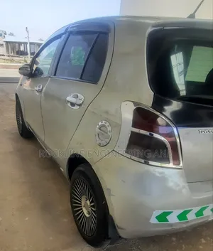 Toyota Yaris 1.0 2006 Silver