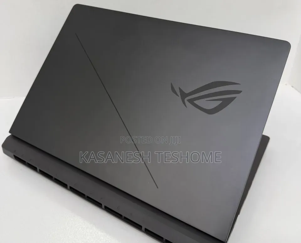 New Laptop Asus ROG Strix G15 8GB Intel Core i7 SSD 1T