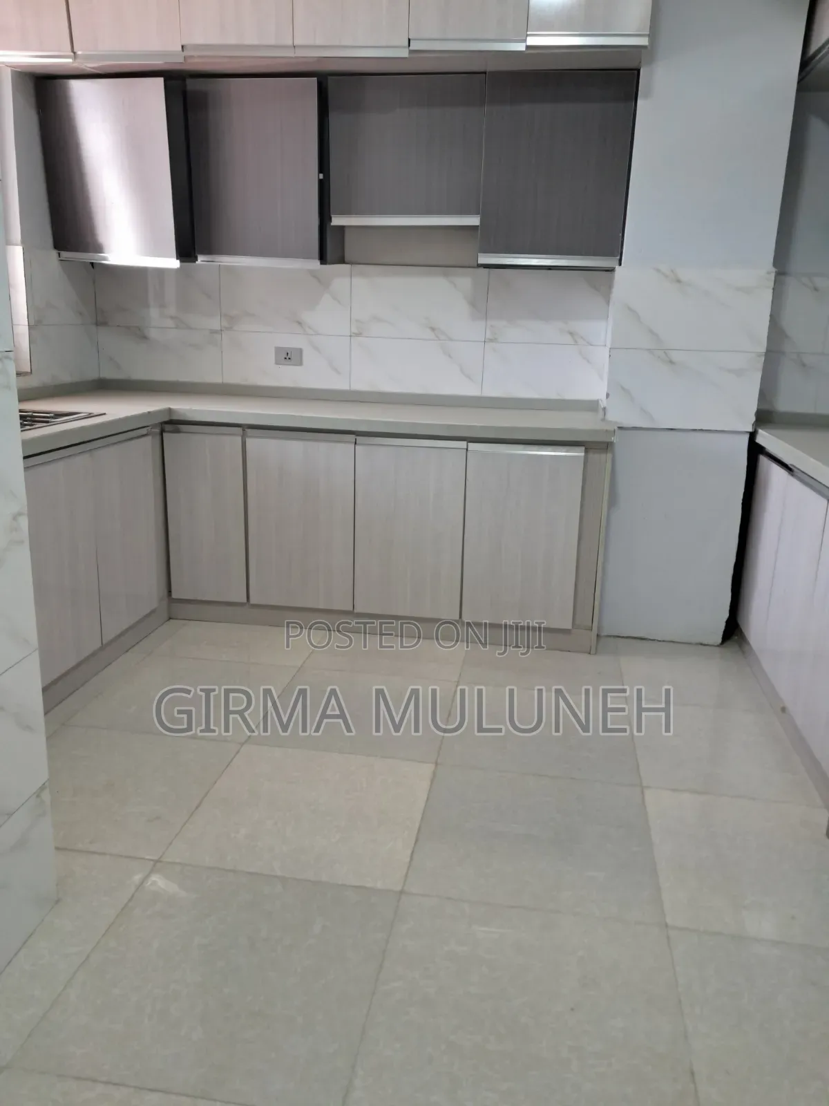 Furnished 4bdrm Apartment in አዲስ ህይወት ሆስፒታል አከባቢ, Bole for sale
