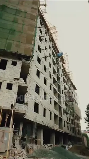 3bdrm Apartment in Emarosh, Nifas Silk-Lafto for sale