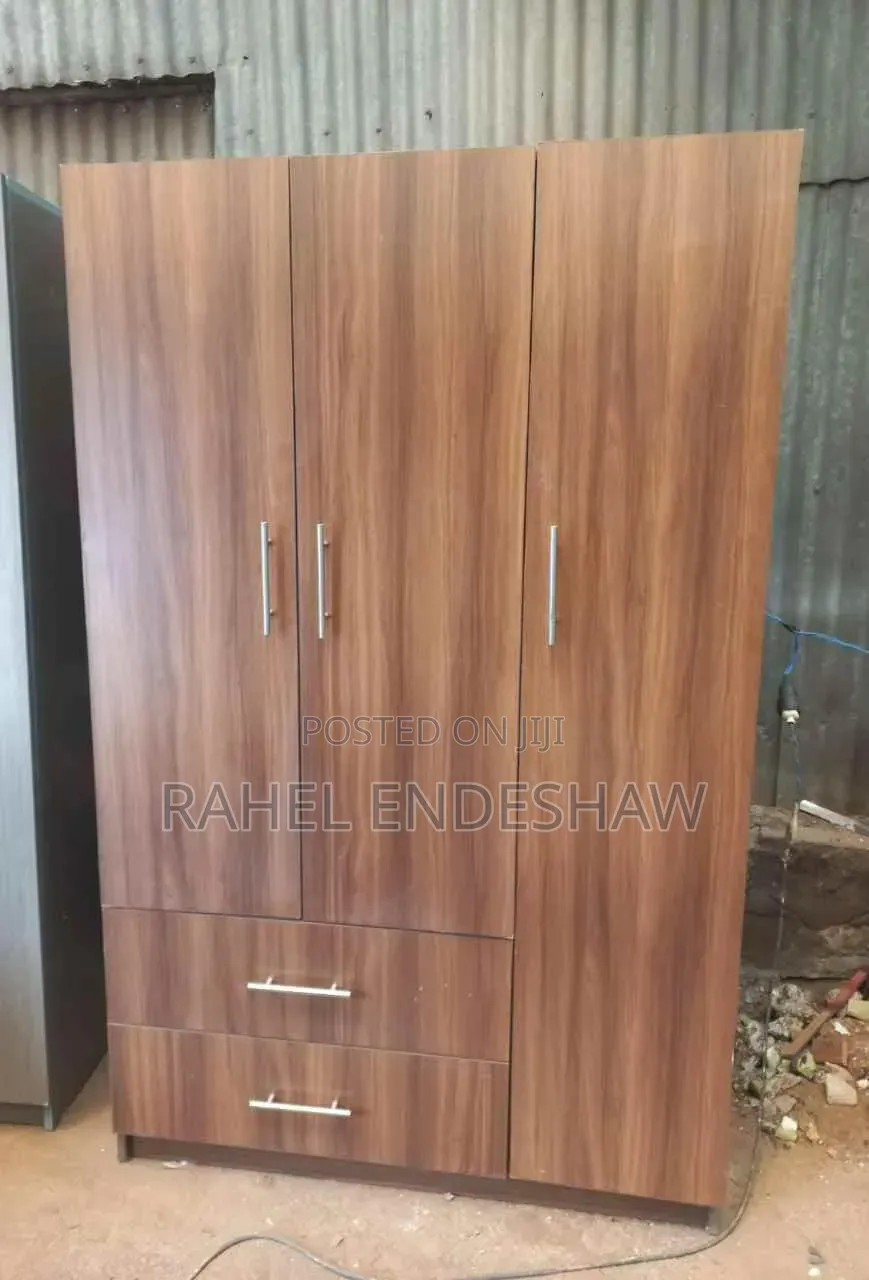 Brown Laminated MDF Closet