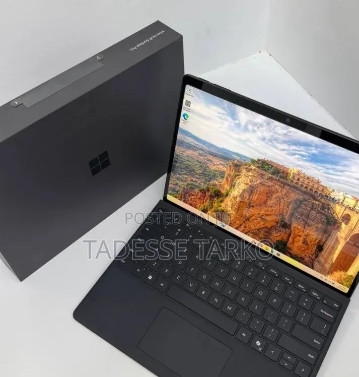 New Microsoft Surface Pro 11th Edition, a Copilot+ PC 16GB SSD 512GB