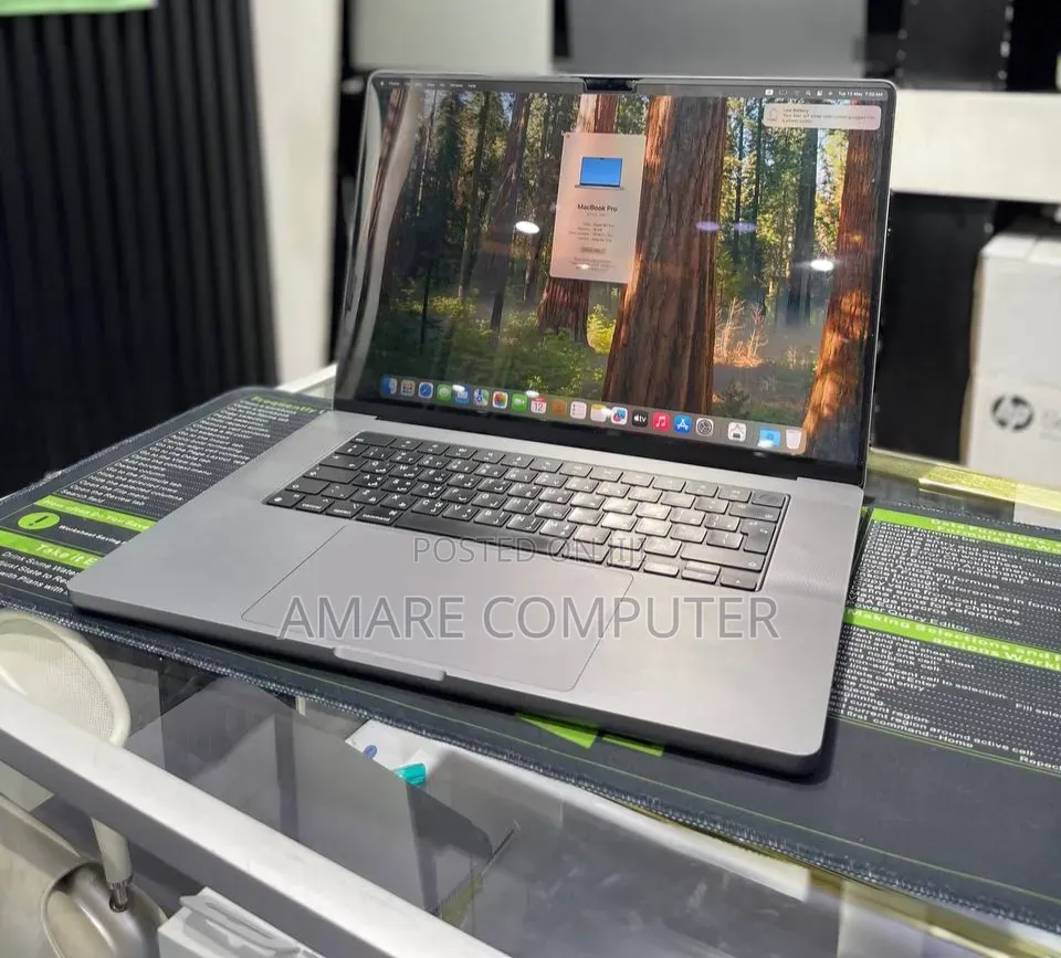 New Laptop Apple MacBook Pro M1 16GB Apple M1 Pro SSD 512GB