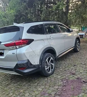 Toyota Rush 2023 Silver