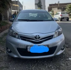 Toyota Yaris 2012 Silver