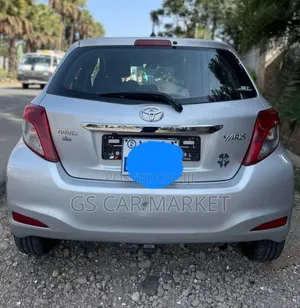 Toyota Yaris 2012 Silver