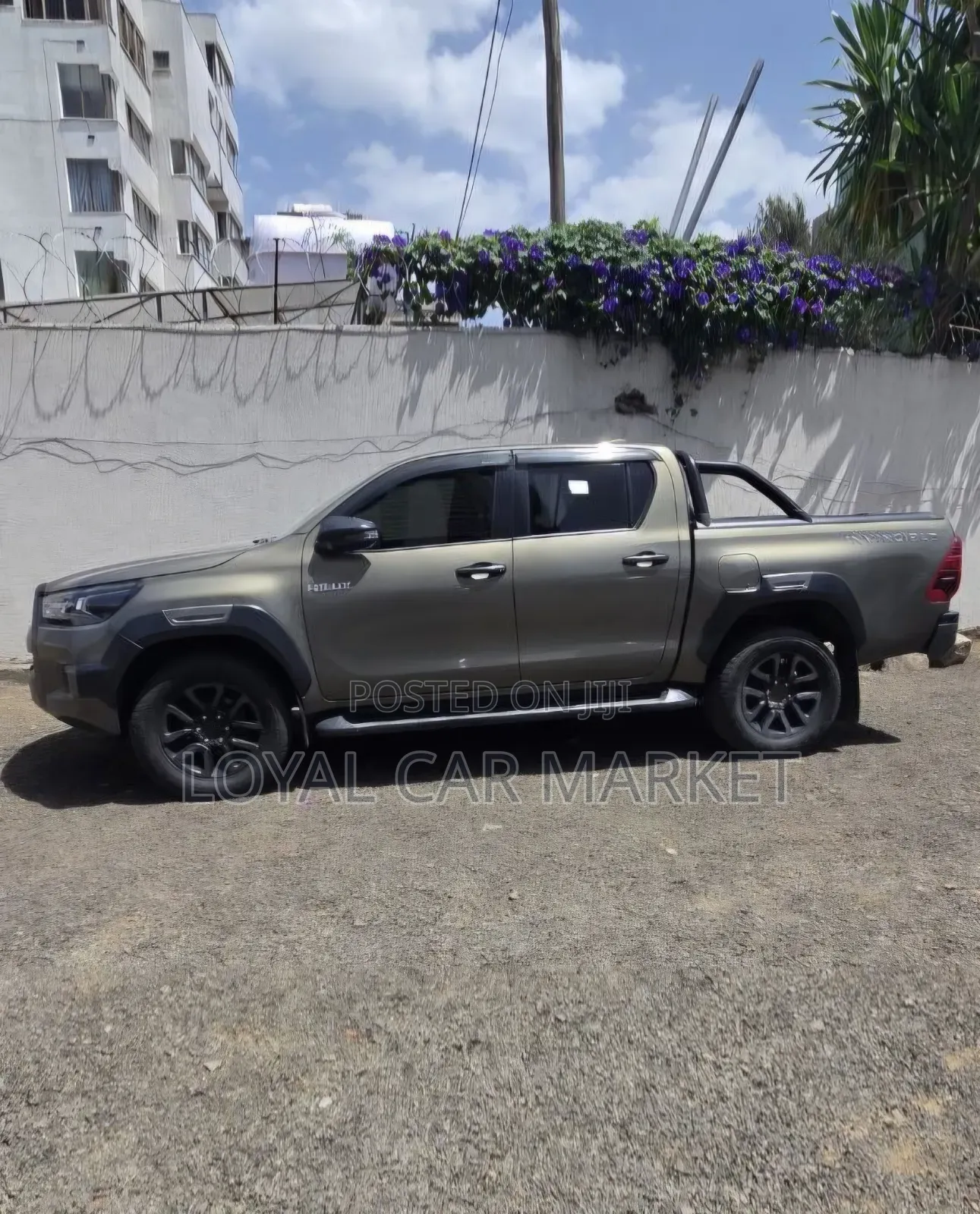 Toyota Hilux 2022 Ivory