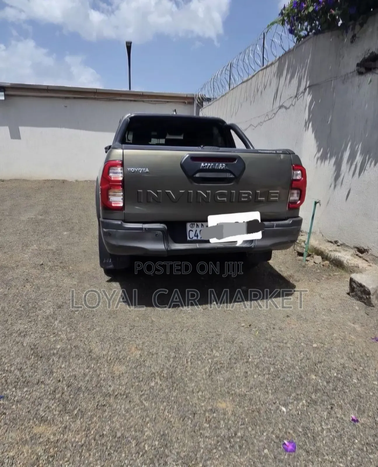 Toyota Hilux 2022 Ivory