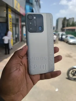 Tecno Spark 8C 64 GB Silver