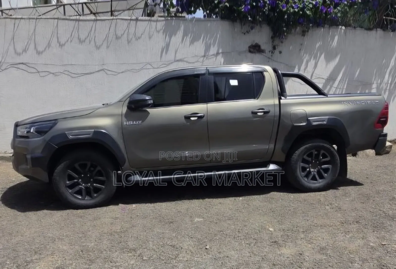 Toyota Hilux 2022 Ivory