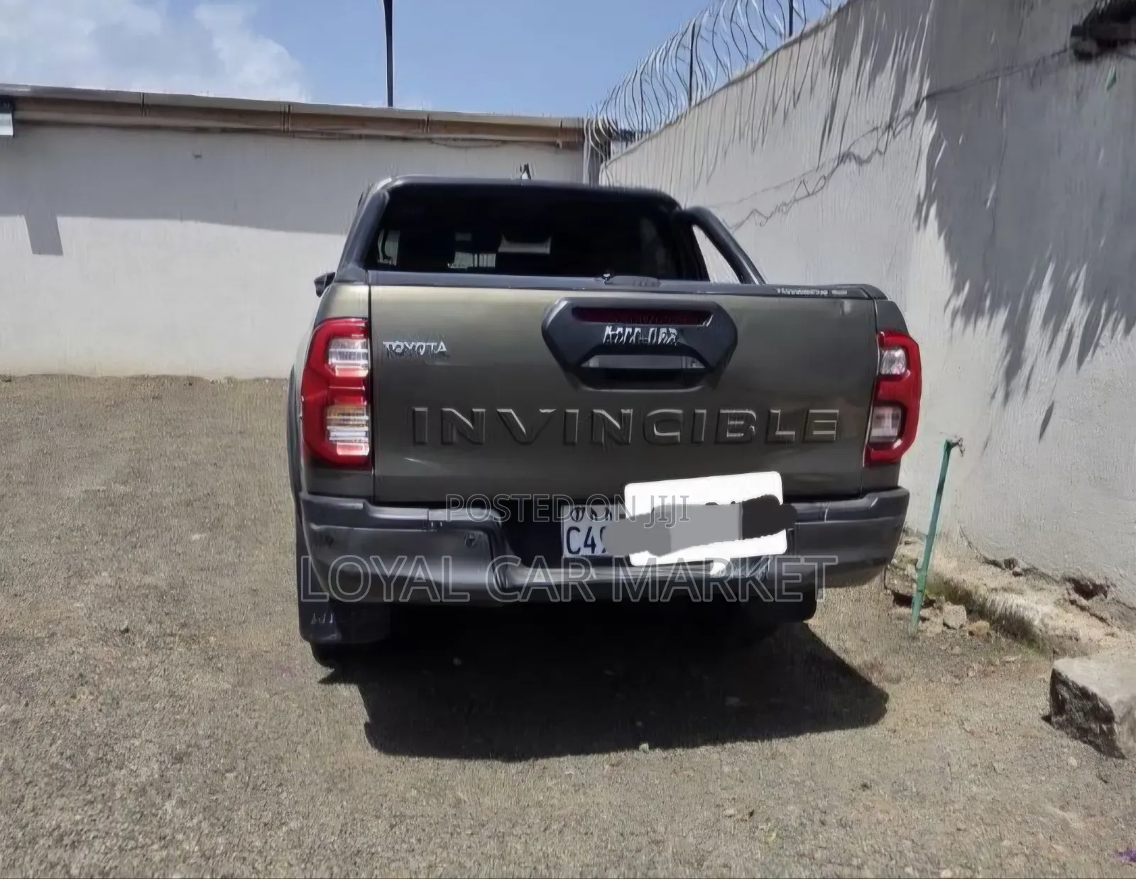 Toyota Hilux 2022 Ivory