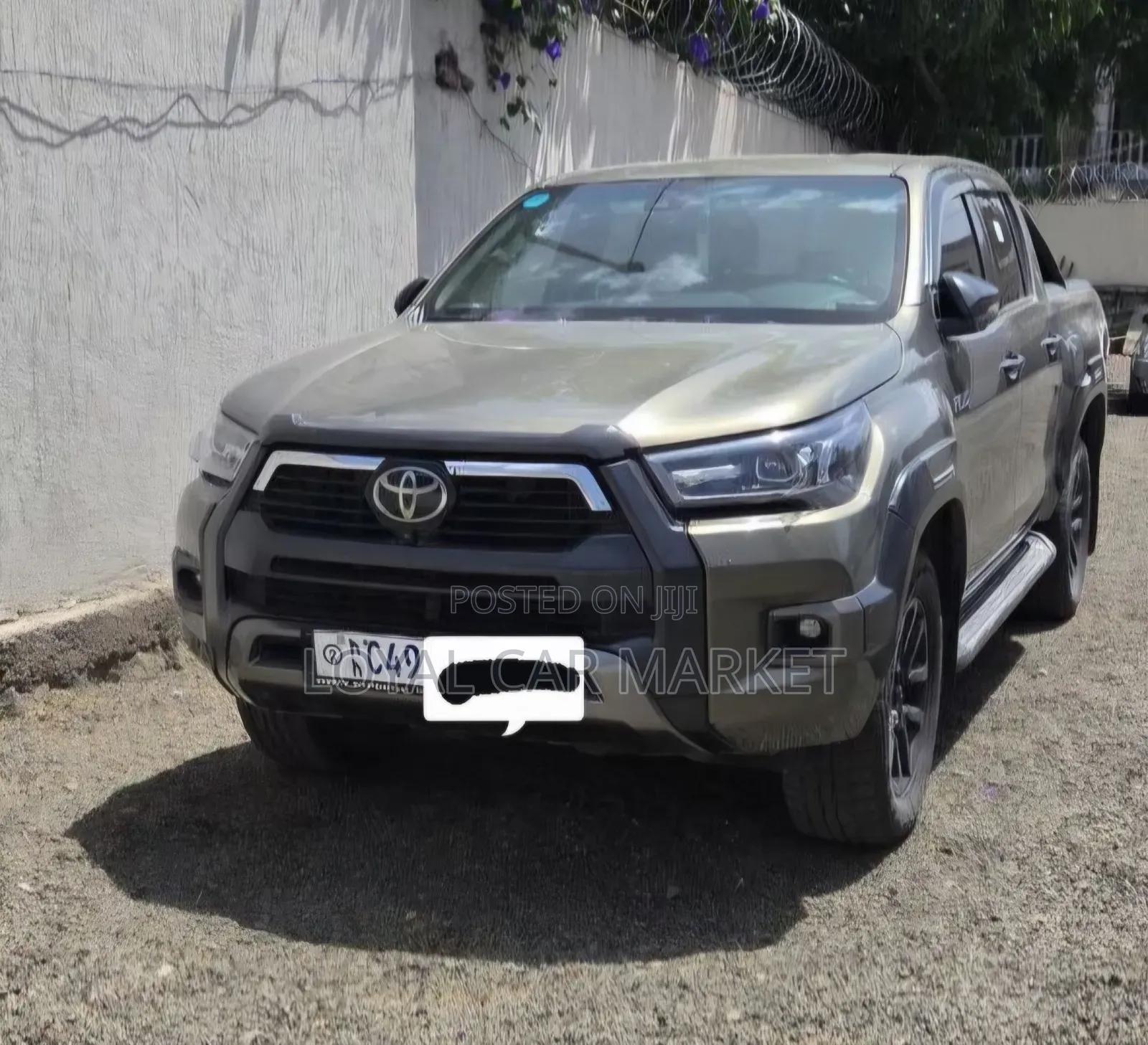 Toyota Hilux 2022 Ivory