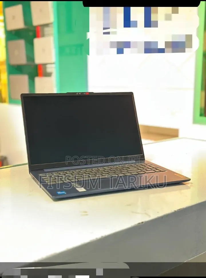 New Laptop Lenovo Ideapad 3 8GB Intel Core i3 SSD 256GB