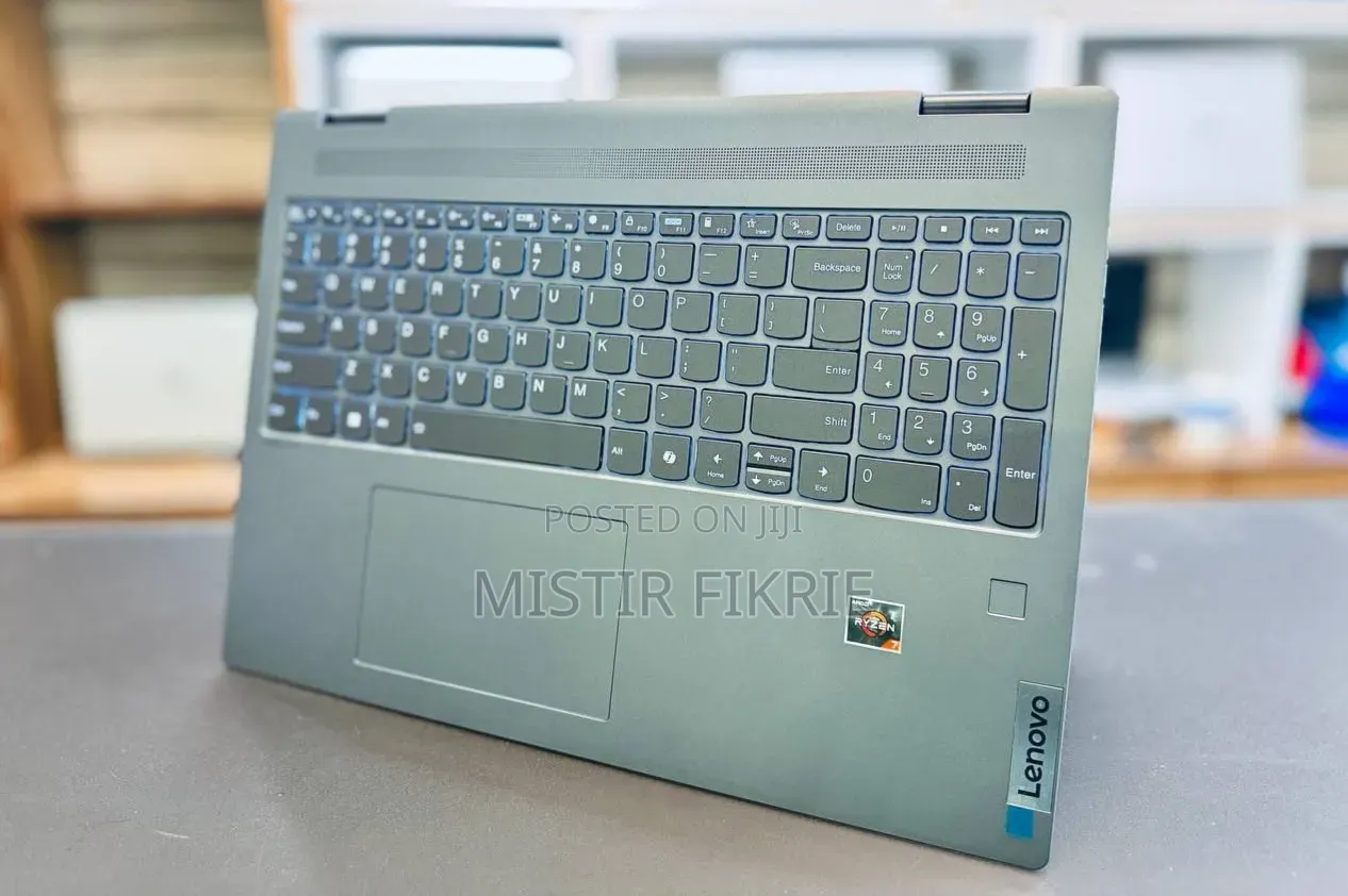 New Laptop Lenovo Yoga 7i 16GB AMD Ryzen 7 SSD 512GB