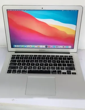 New Laptop Apple MacBook Air 2017 8GB Intel Core i5 SSD 256GB