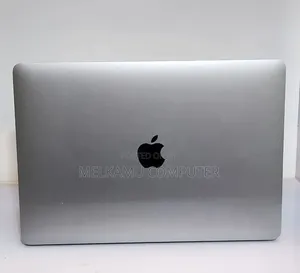 New Laptop Apple MacBook Pro 2017 8GB Intel Core i5 SSD 256GB