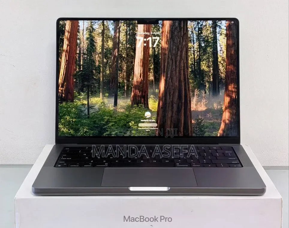 New Laptop Apple MacBook Pro 2022 M2 16GB Apple M2 SSD 512GB
