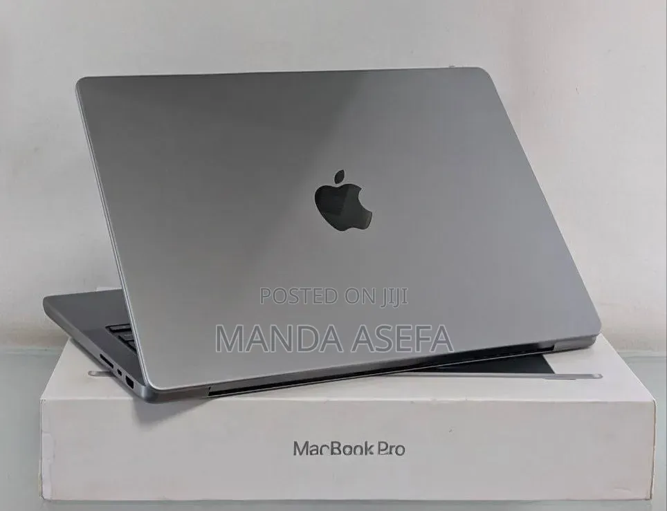 New Laptop Apple MacBook Pro 2022 M2 16GB Apple M2 SSD 512GB