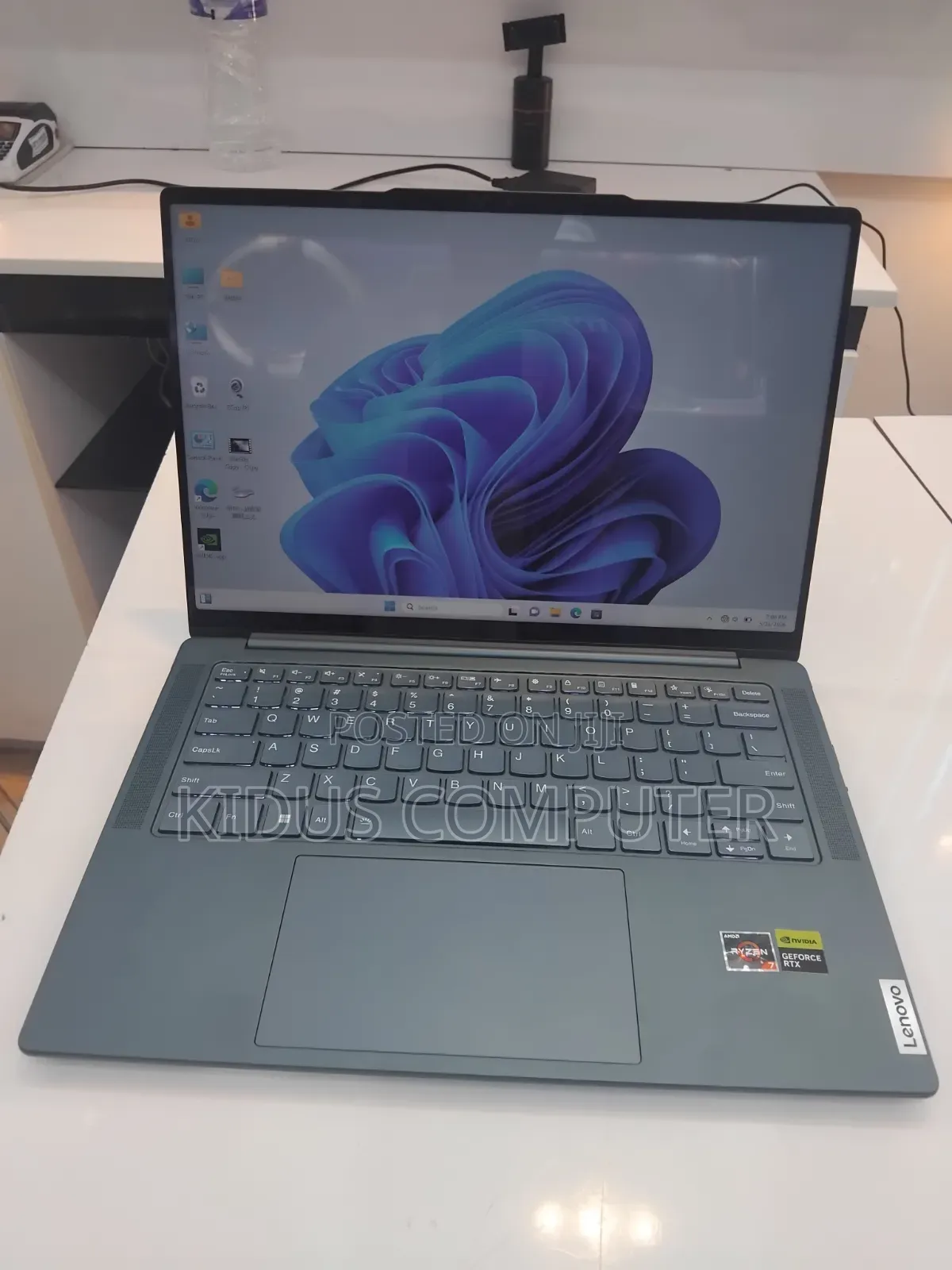 New Laptop Lenovo Yoga 2 16GB AMD Ryzen 7 SSD 512GB