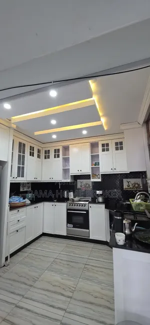 Furnished 8bdrm Townhouse/Terrace in አያት ኮምፓወንድ ውስጥ, Yeka for sale