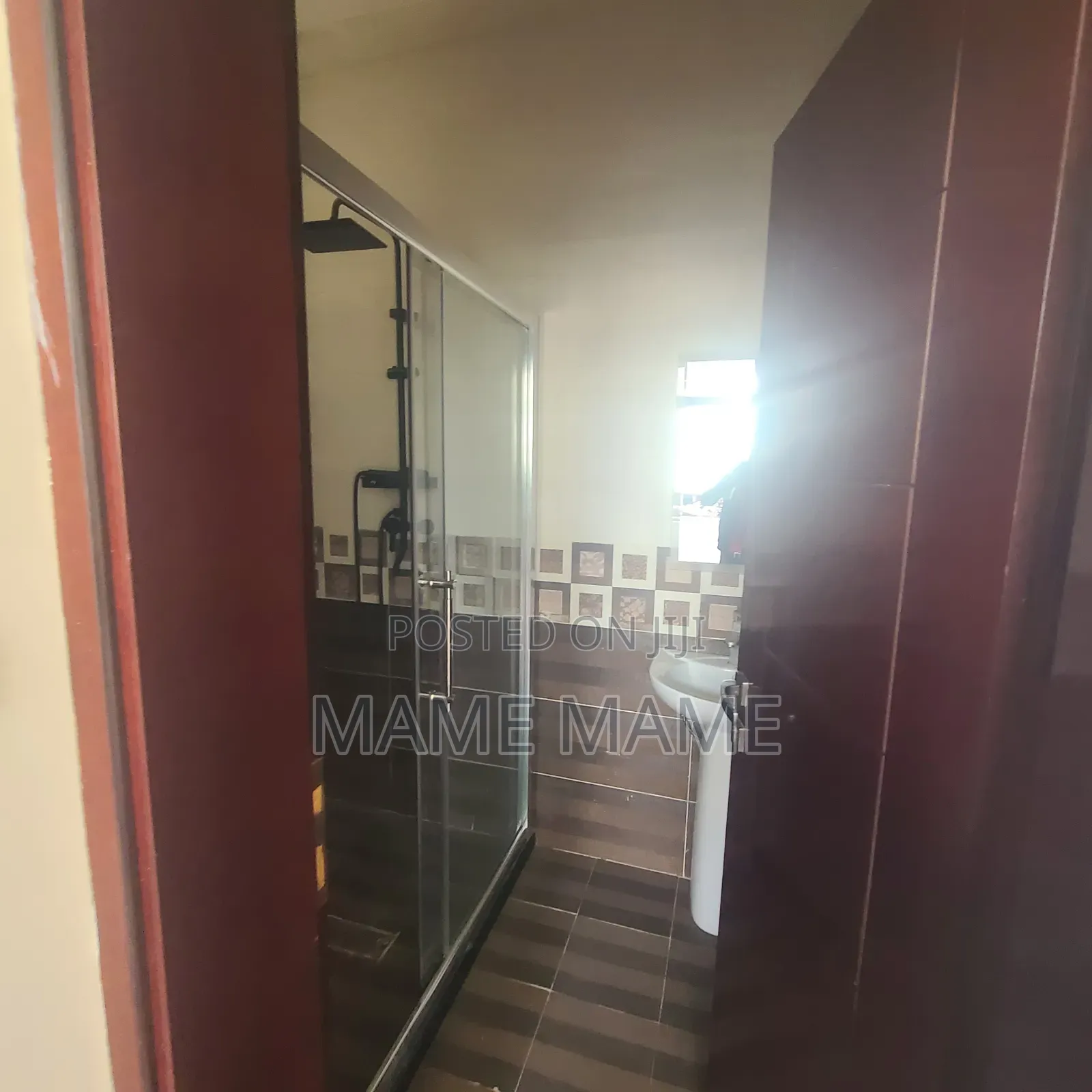 7bdrm House in Addis Abeba, Bole for rent