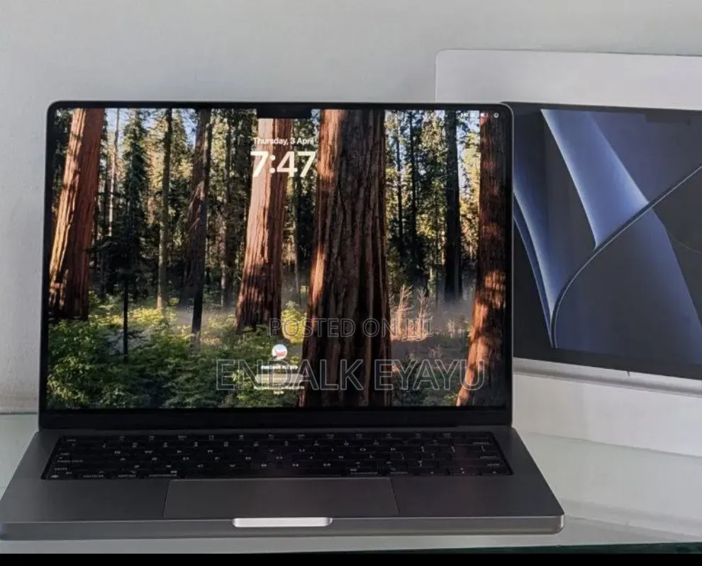 New Laptop Apple MacBook Pro 2023 M2 16GB Apple M2 SSD 512GB