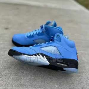 Nike Air Jordan 5 Retro "University Blue"