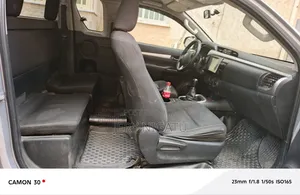 Toyota Hilux 2016 Gray