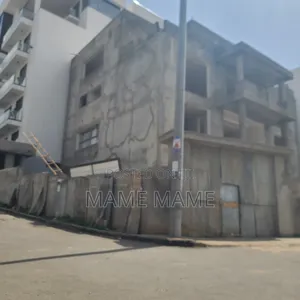 7bdrm House in Addis Abeba, Bole for sale