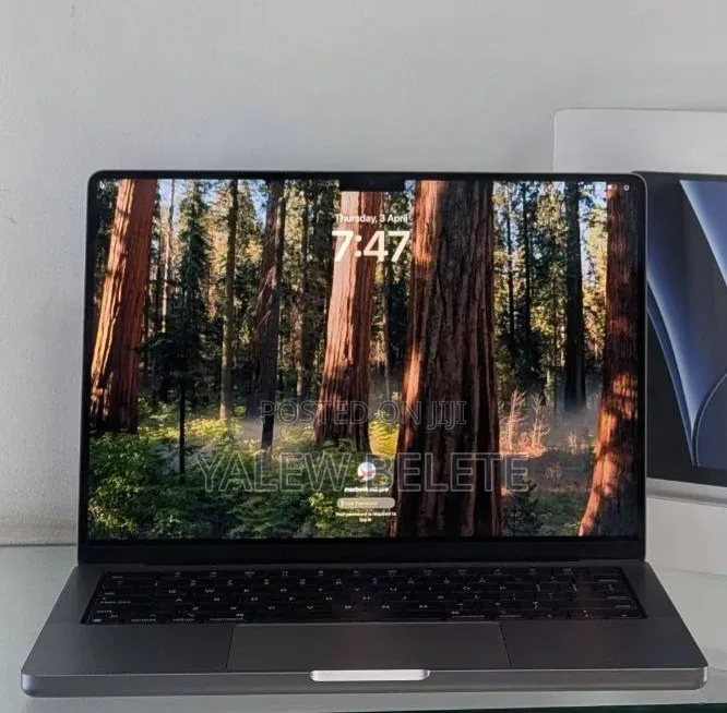 New Laptop Apple MacBook Pro 16GB Apple M2 SSD 512GB