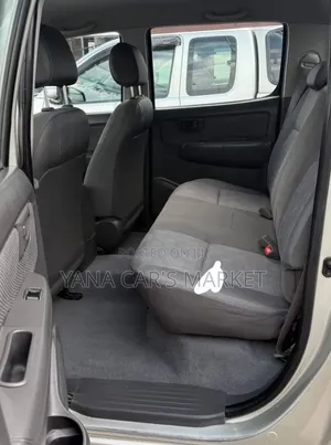 Toyota Hilux 2014 White