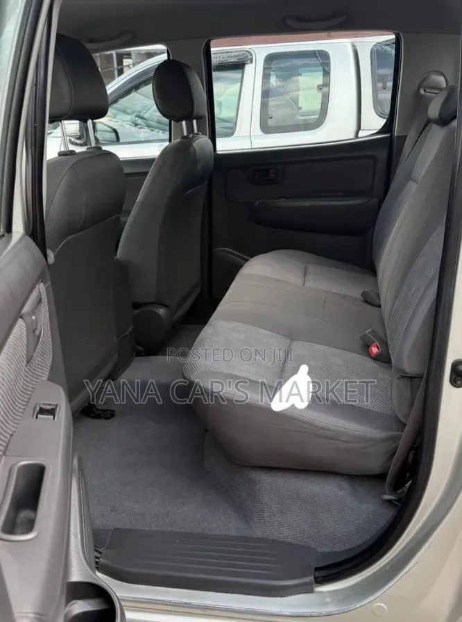 Toyota Hilux 2014 White