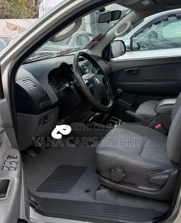 Toyota Hilux 2014 White