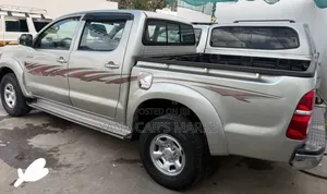 Toyota Hilux 2014 White