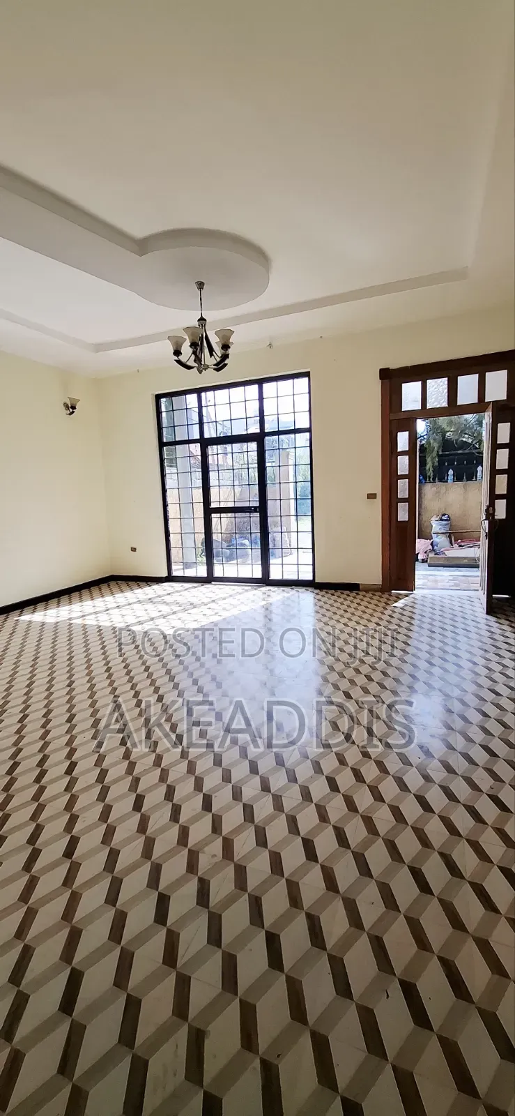 Furnished 5bdrm Villa in Bole Ayat for sale