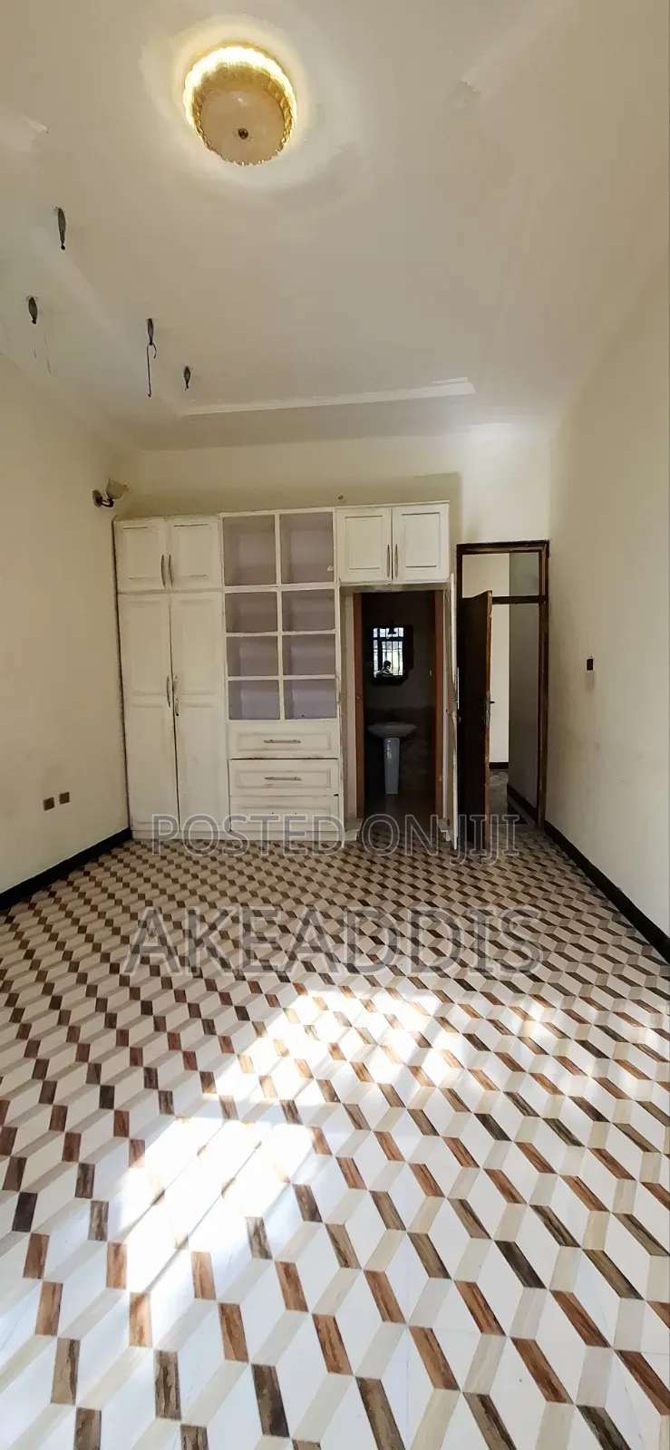 Furnished 5bdrm Villa in Bole Ayat for sale