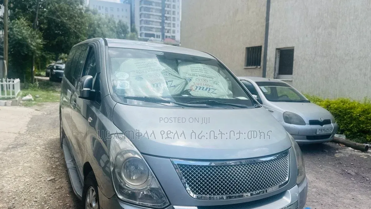 Hyundai Starex 2015 Silver