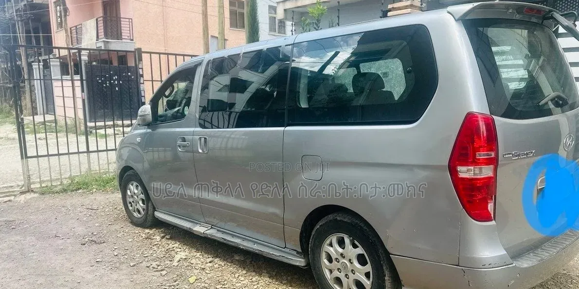 Hyundai Starex 2015 Silver