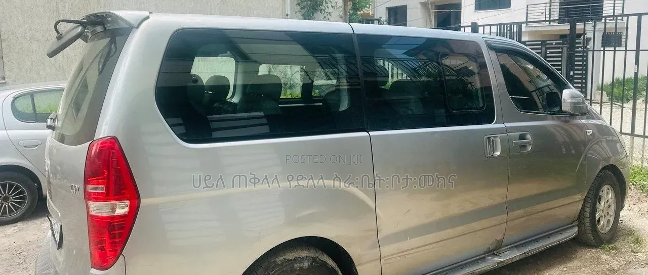 Hyundai Starex 2015 Silver