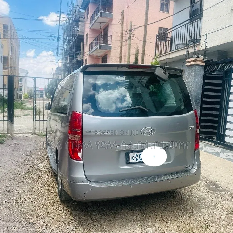 Hyundai Starex 2015 Silver