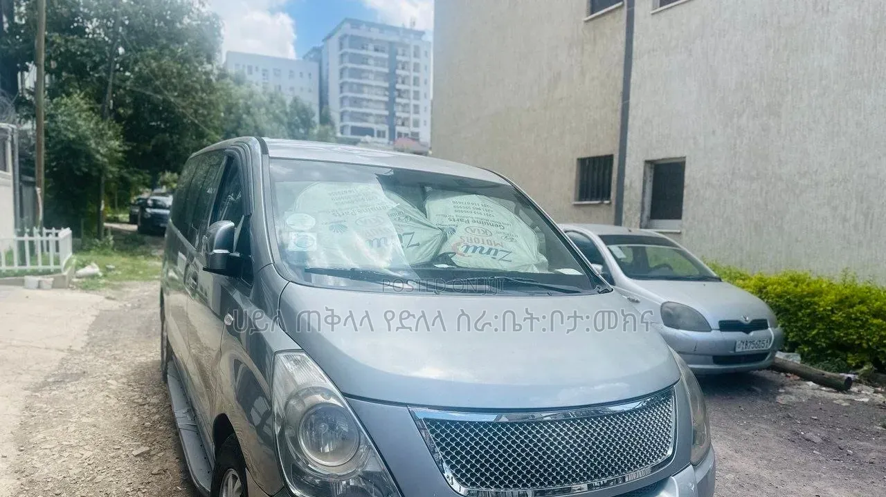 Hyundai Starex 2015 Silver