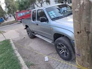 Toyota Hilux 2004 Silver
