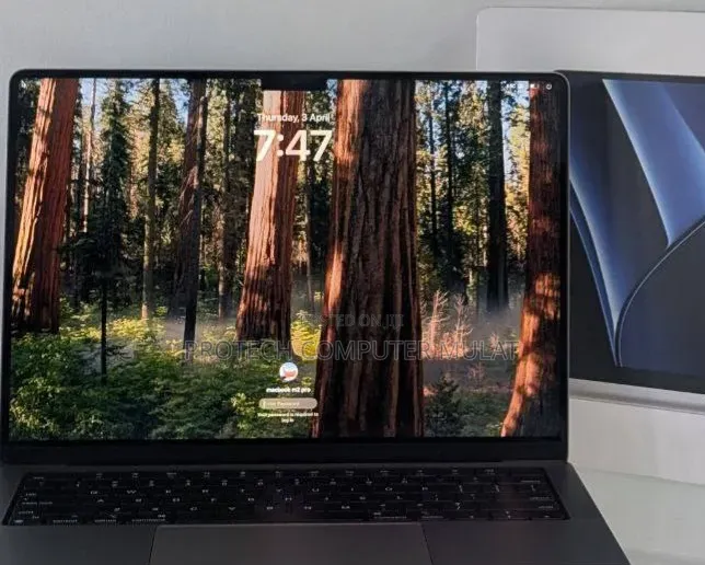 New Apple MacBook Pro 2023 M2 Pro 14-inch 16GB Apple M2 SSD 512GB