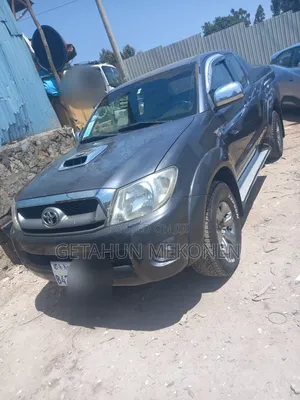 Toyota Hilux 2011 Blue