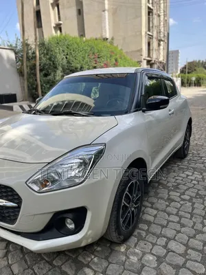 Suzuki Swift 2022 White