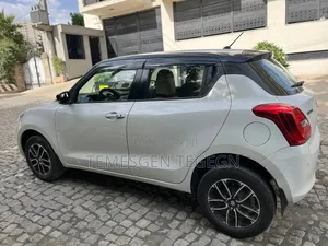 Suzuki Swift 2022 White