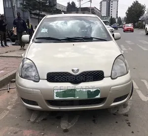 Toyota Vitz 2004 Gold