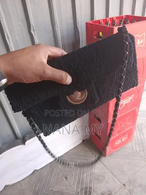 የሴቶች ቦርሳ ቀለል ያለ ለመያዝ ሚመች ይዘዙን