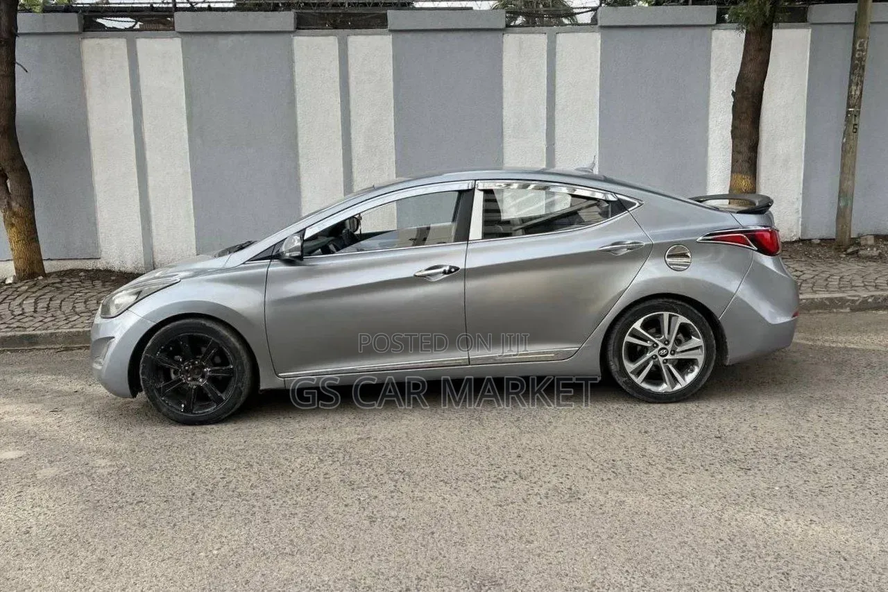 Hyundai Avante 2015 Silver