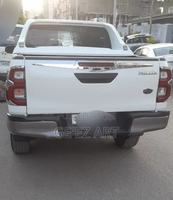 Toyota Hilux 2017 White